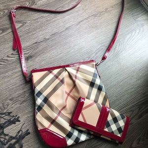 Burberry rare paten leather cross body!